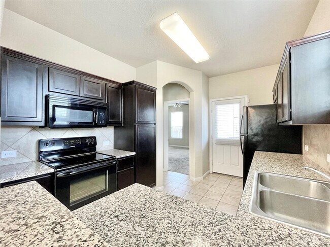 Building Photo - 401 Katmai Cir