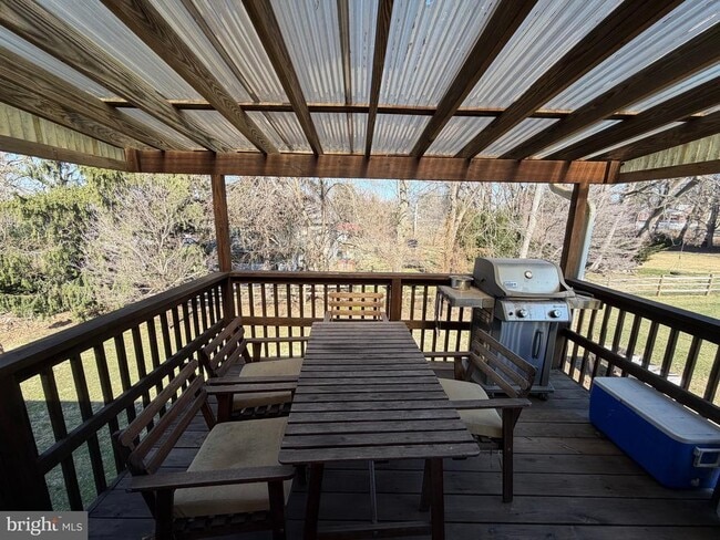 Building Photo - 157 Jimanna Rd