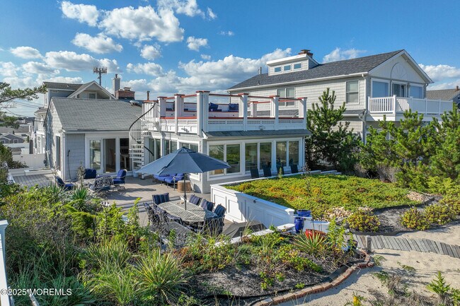 Building Photo - 14 Falls Rd