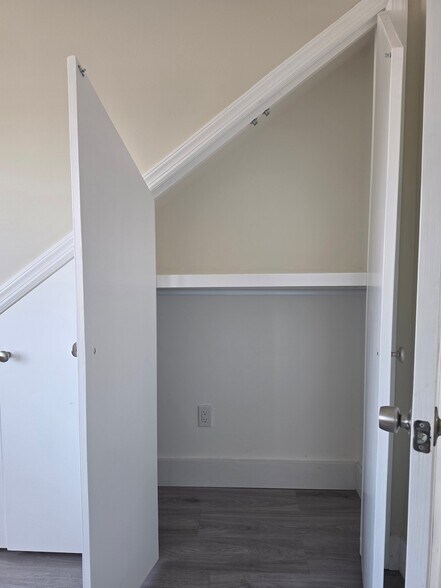 Building Photo - 1615 78th St