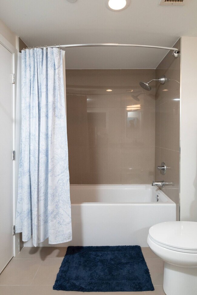 Building Photo - 677-679 Washington Street-SI ID1322145P