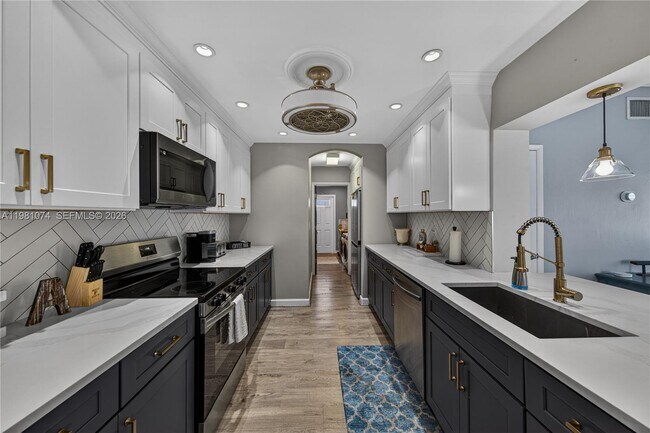 Building Photo - 2161 NE 62nd Ct