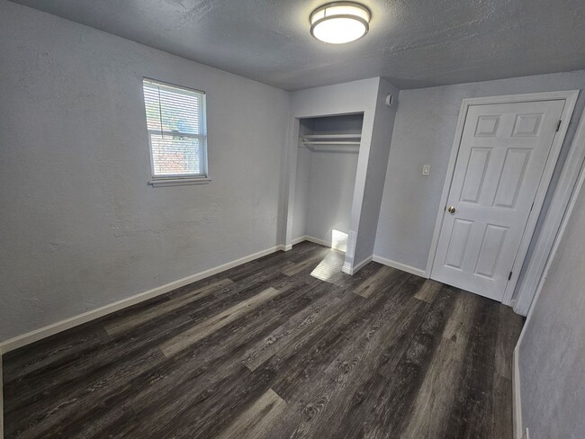 Building Photo - Charming 2/1 Home For Rent in Gerber!