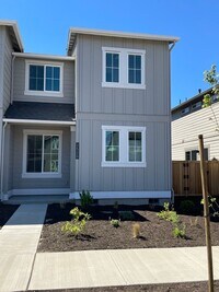 Building Photo - 3 Bedroom Townhome Dry Canyon Community