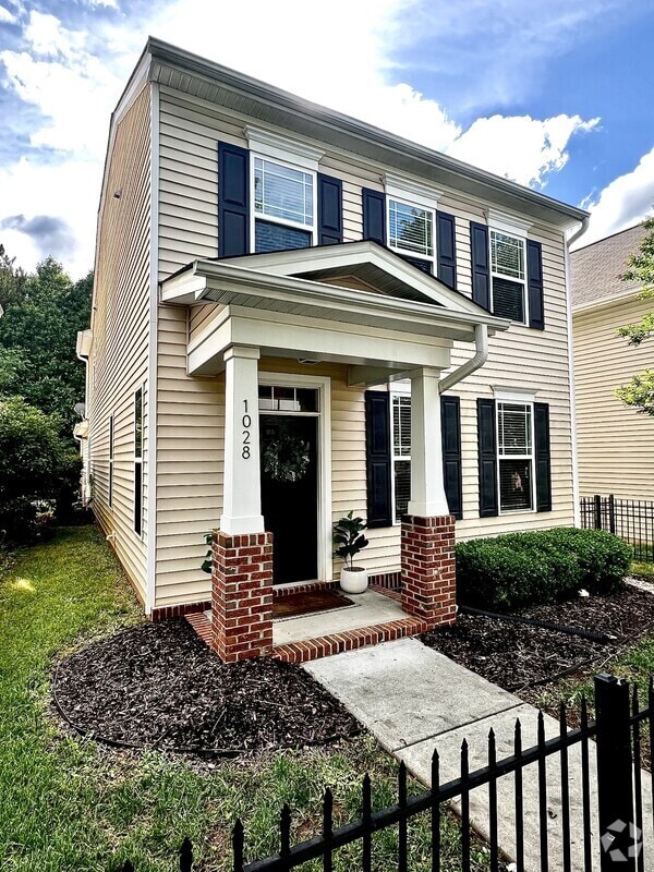 Building Photo - 1028 Ileagnes Rd
