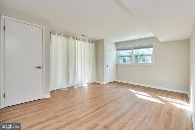 Building Photo - 2807 Schafflind Ct