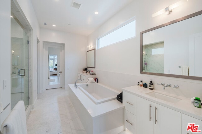 Building Photo - 12962 Discovery Crk