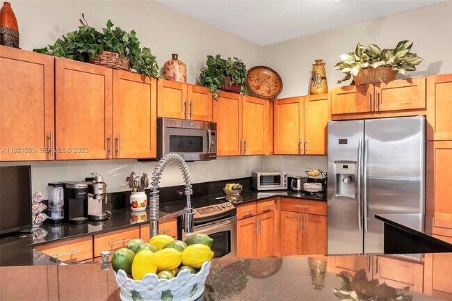 Building Photo - 8390 SW 72nd Ave