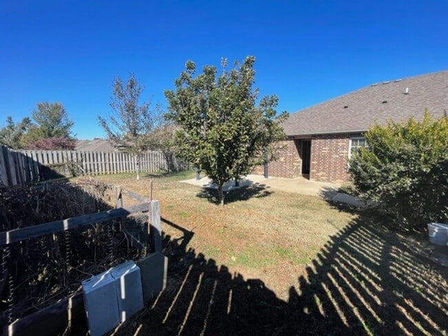 Building Photo - This Gorgeous All Brick and Stone Patio Ho...