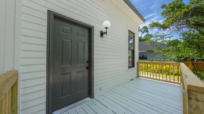 Building Photo - 2807 Beacon Ave