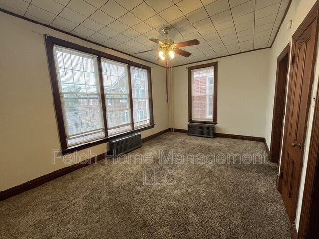 Primary Photo - 825 Church St