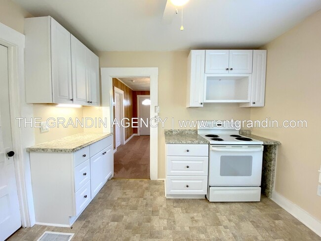 Building Photo - 1234 Buena Vista Blvd SE