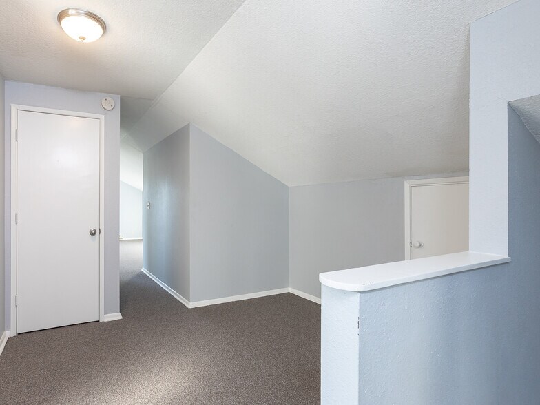 Building Photo - 540 SE 151st Ave