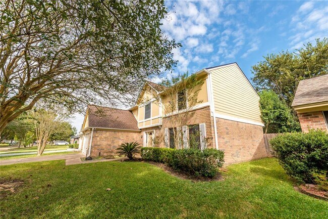 Building Photo - 3423 Hidden Creek Dr