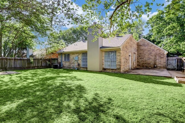 Building Photo - 6730 Prairie Village Dr