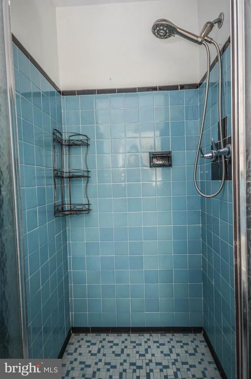 Building Photo - 3313 W Coquelin Terrace