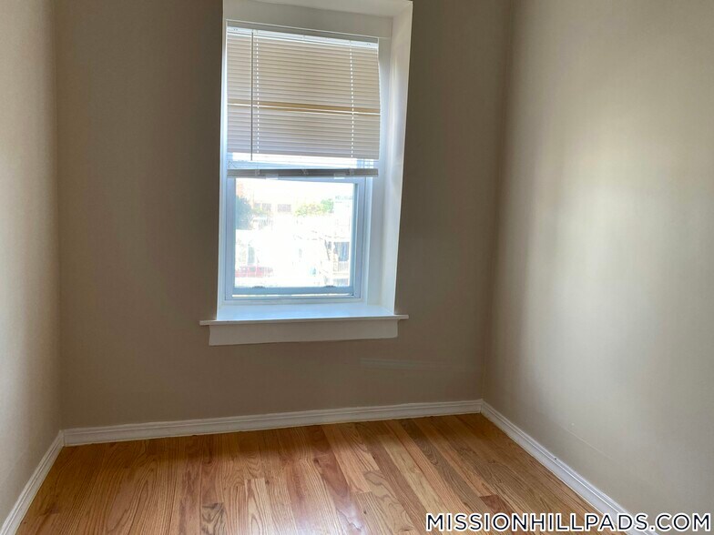 Building Photo - 119 George St