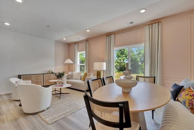 Building Photo - Lavanya Townhouse Arberdene