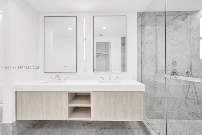 Building Photo - 9221 E Bay Harbor Dr