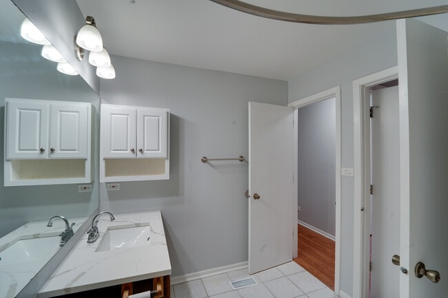 Building Photo - 365 Grissom Ct