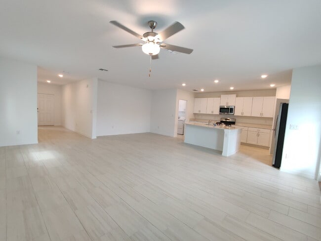 Building Photo - Spacious 5-Bedroom Home with First-Floor Owner's Suite in Land O' Lakes