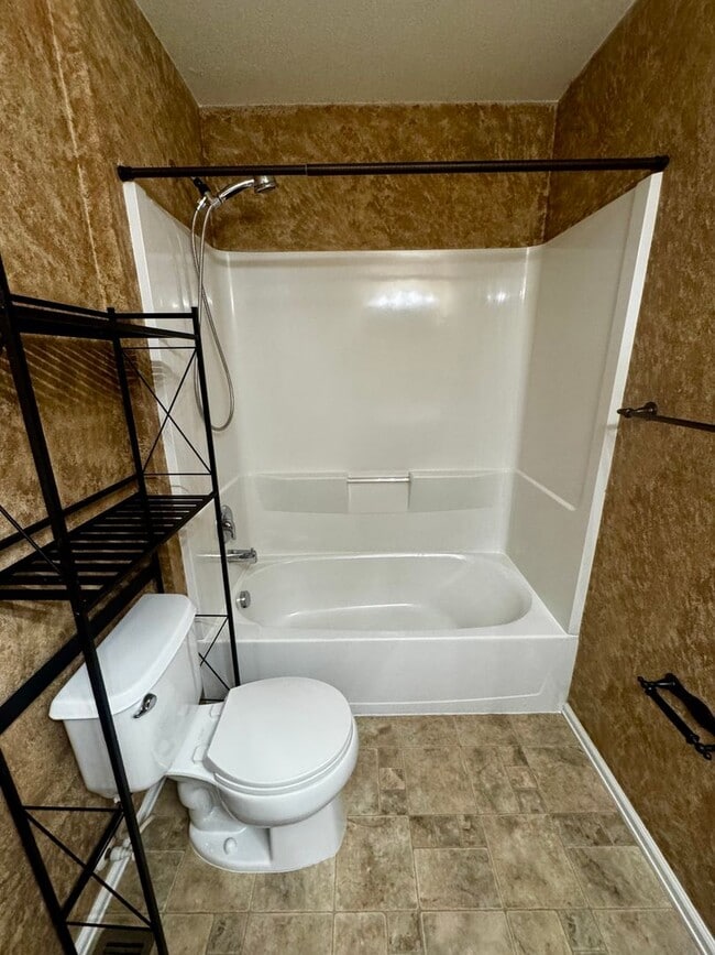 Building Photo - 3 Bedroom Home with Basement in Stetson Hills