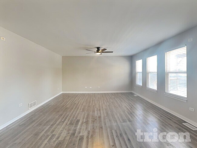 Building Photo - 2005 Alpine Way