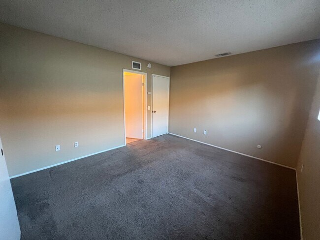 Building Photo - Spacious 4BR/2BA Mira Mesa Home For Rent!