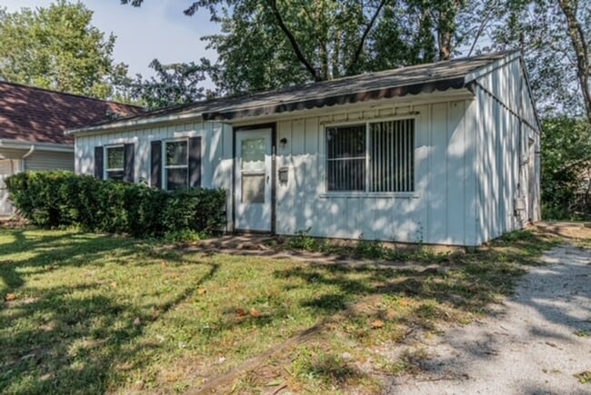 Primary Photo - Newly renovated, 3 Bedroom ranch! - Availa...