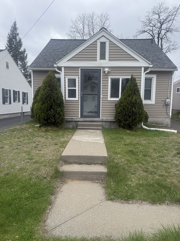 Building Photo - 14 Woodside Ave