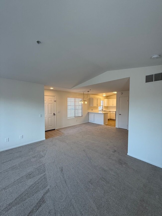 Building Photo - Terrific 2Br/2Ba Condo in gated community of Morada in Rancho Bernardo - Updated 2nd floor