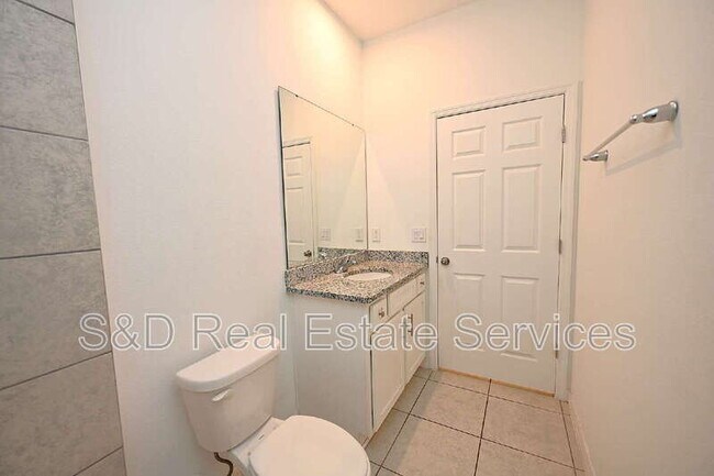 Building Photo - 685 Crown Rose Dr