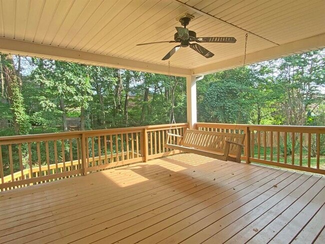 Building Photo - 2575 Village Ct