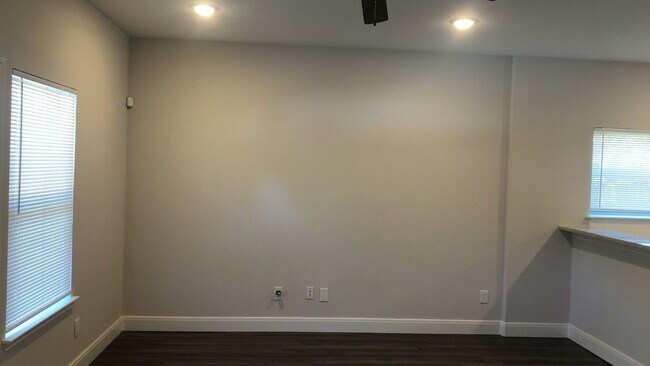 Building Photo - 8218 Parker Rd