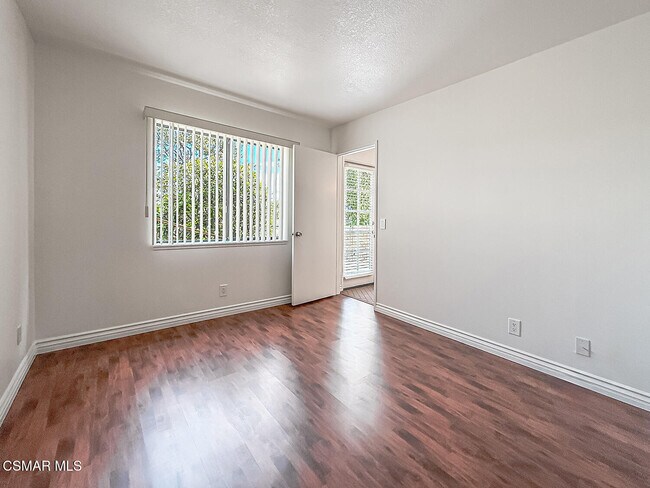 Building Photo - 576 Calle De Las Ovejas