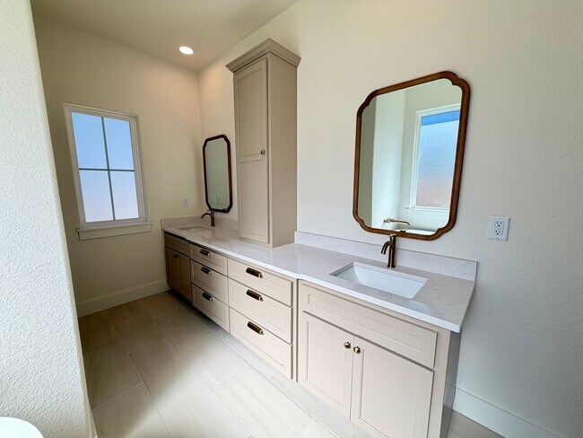 Building Photo - 509 Waggoner Ln