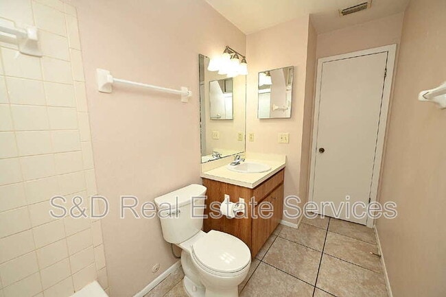 Building Photo - 1018 Sunshine Way SW