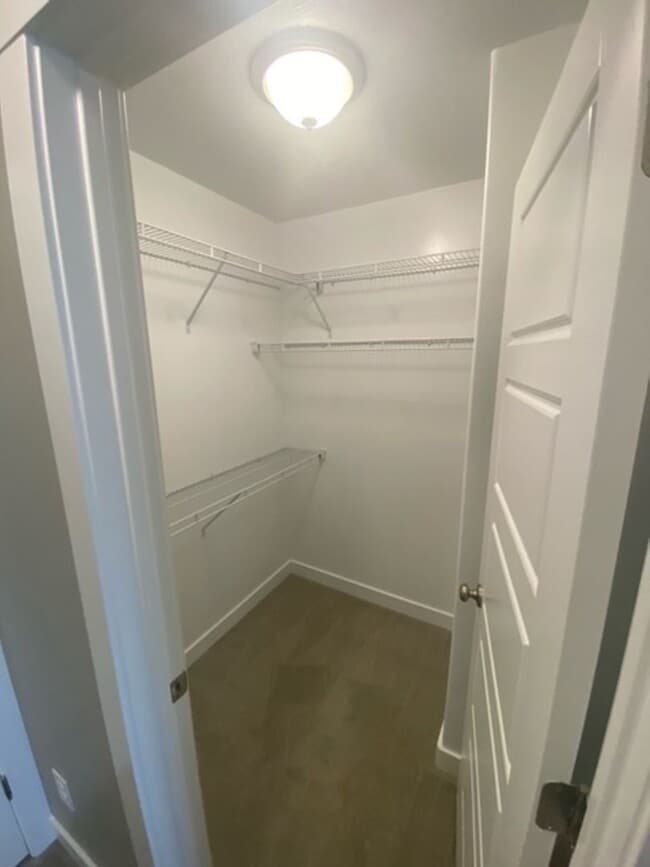 Building Photo - Beautiful Bountiful Townhome