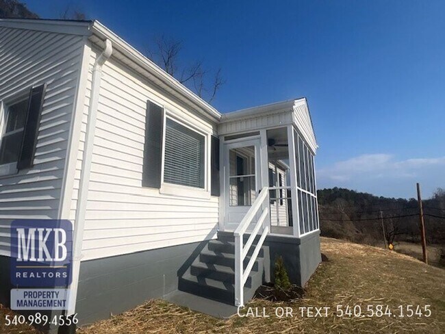 Building Photo - 6221 Shady Acres Dr