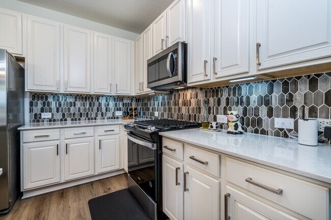 Building Photo - 7702 Royal Oasis Ln