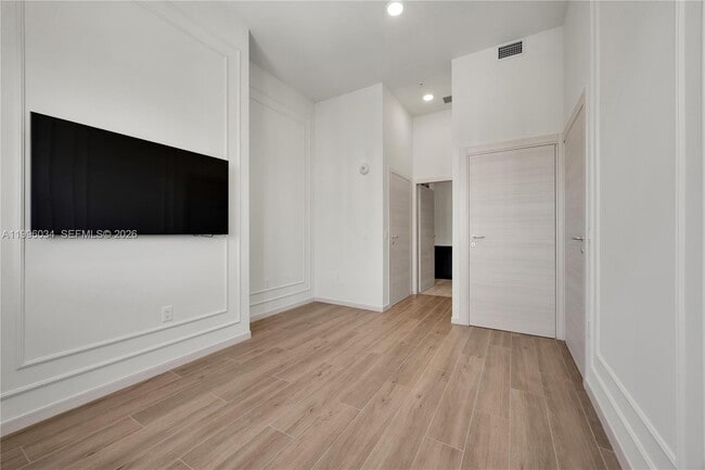 Building Photo - 4220 Laguna St