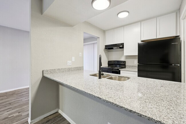 Drastically reduced rents - Villa Vista