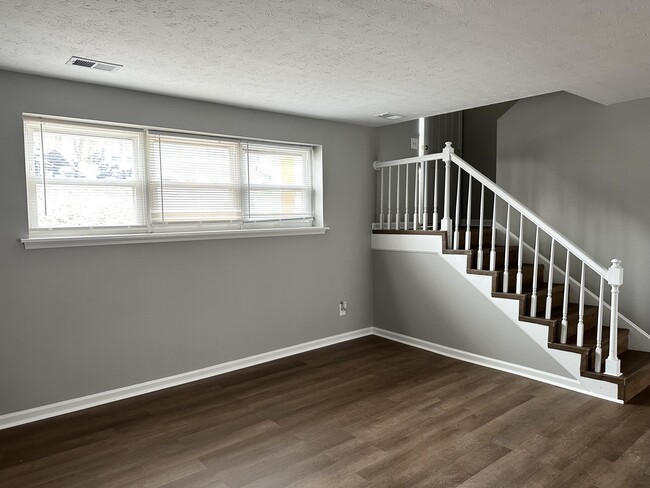 Building Photo - 1179 Tatesbrook Dr