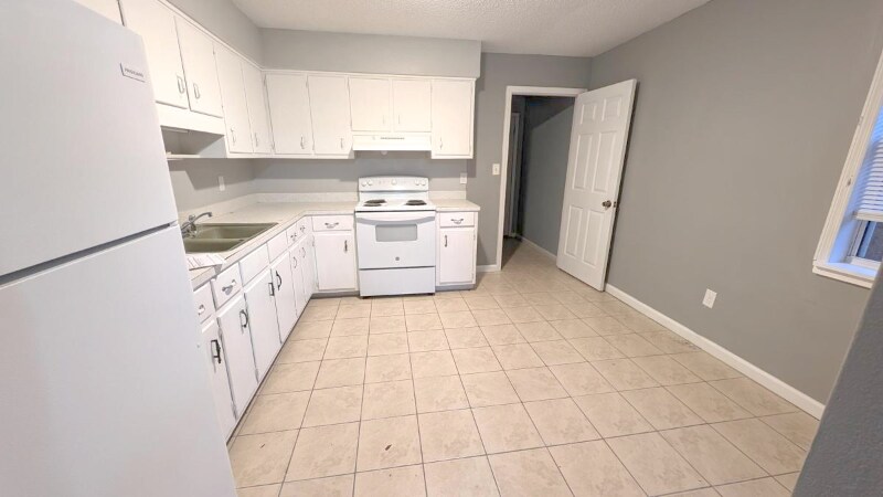Building Photo - 1007 Winton Ave