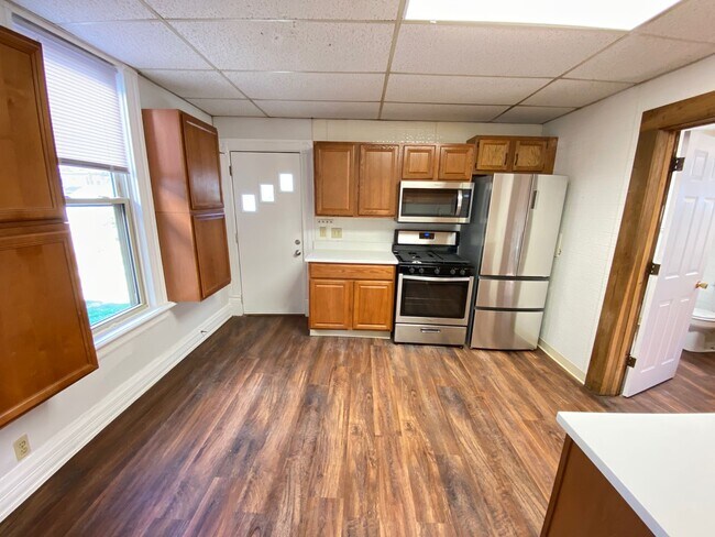 Building Photo - 52 W Norwich Ave