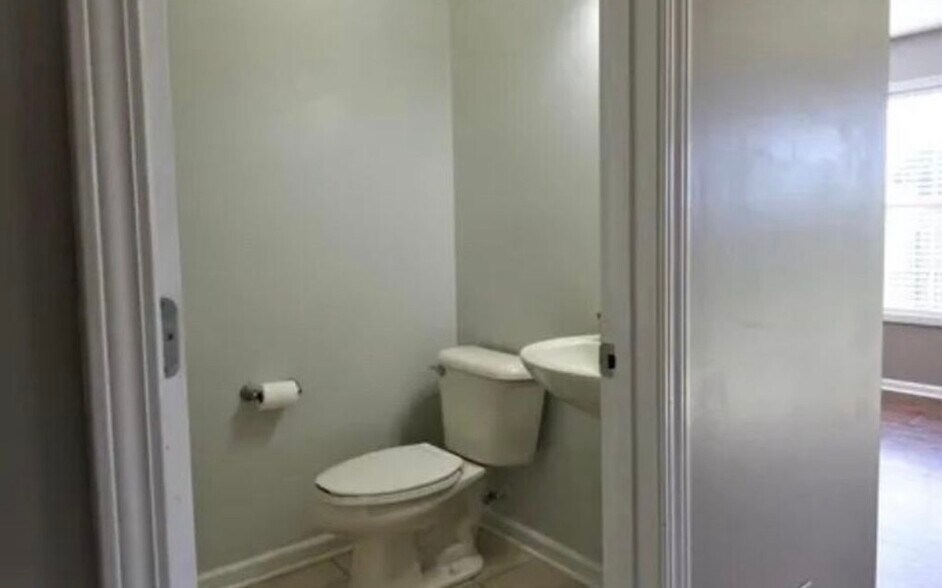 Building Photo - 428 Greathouse Dr