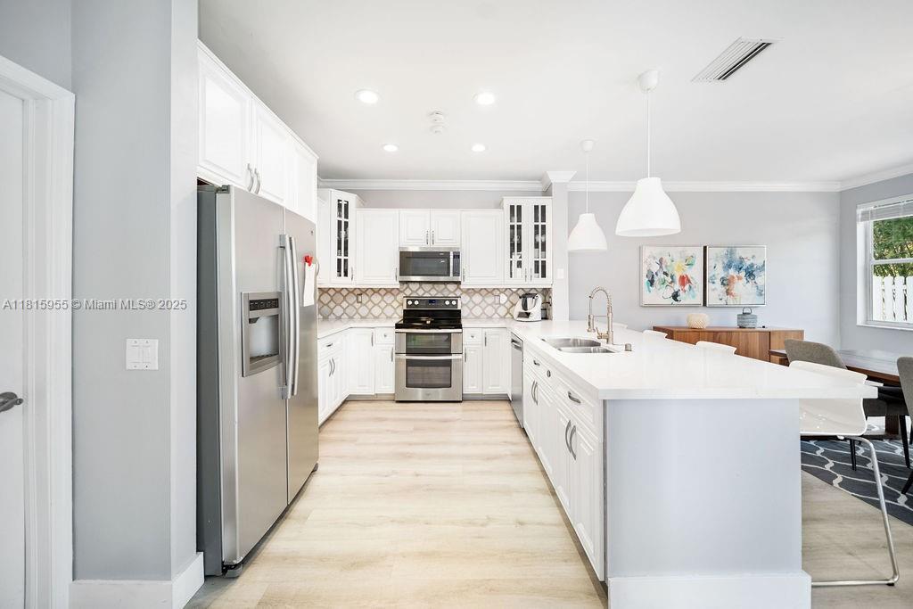 Building Photo - 721 Tanglewood Cir