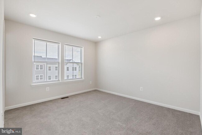 Building Photo - 105 Milburn Dr