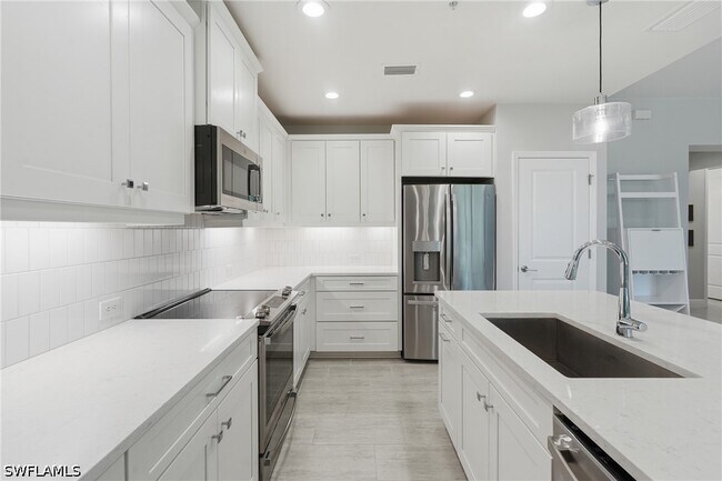 Building Photo - 2560 Seychelles Dr