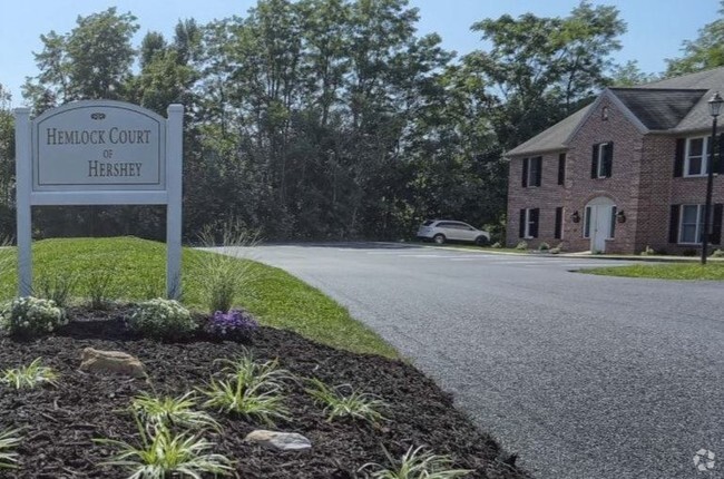 Building Photo - Hemlock Court Hershey